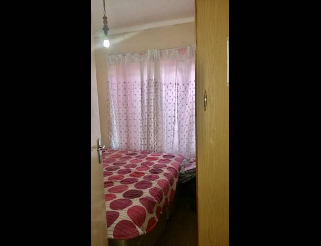 4 BEDROOM HOUSE FOR SALE IN FLORA PARK